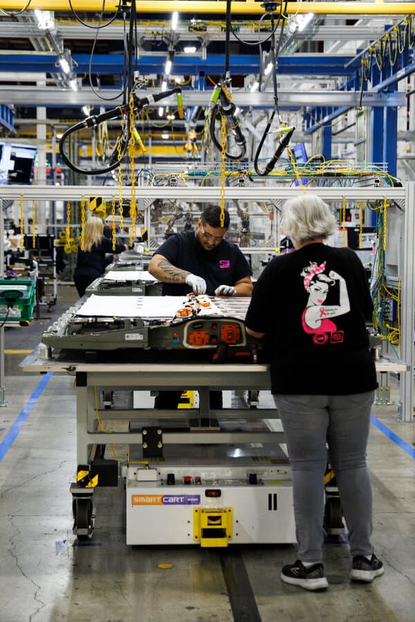 A General Motors building exterior with company logo visible.